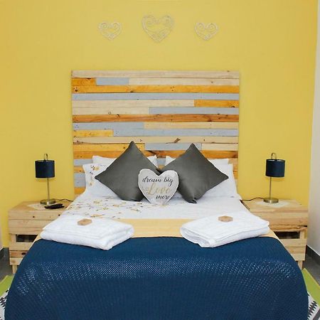 Hotel A Touch Of Grace Potchefstroom Exterior foto